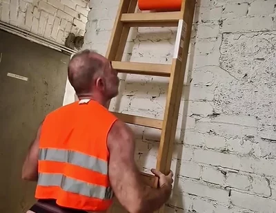 Very Hairy Builder