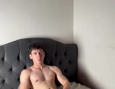 Delicious Guy Jerks Himself to Come.