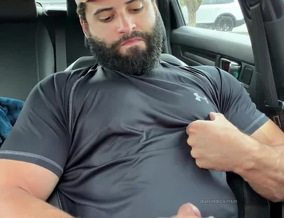 Muscle Cub in the Car