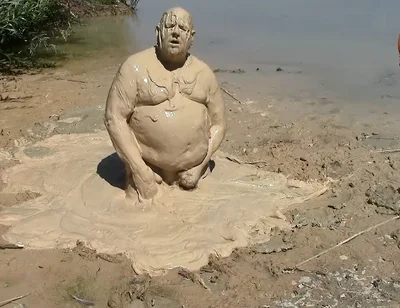 Mudbath in Creamy, Light Mud - Like Vanilla Pudding