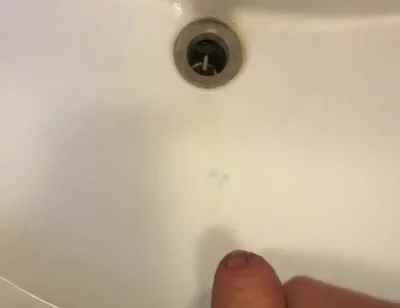 Stayed in a Houseshare for a Night and I Unloaded in the Sink