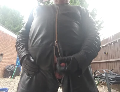 Wanking Outside