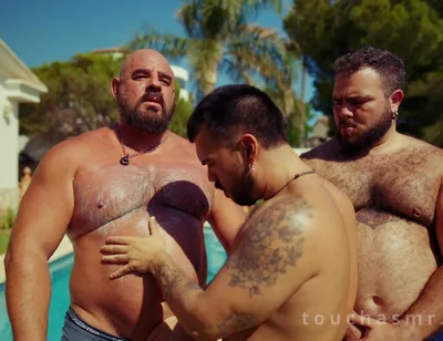 Poolside Cream Rubdown: Four Hands Slick up a Needy Sub, Sandwiched