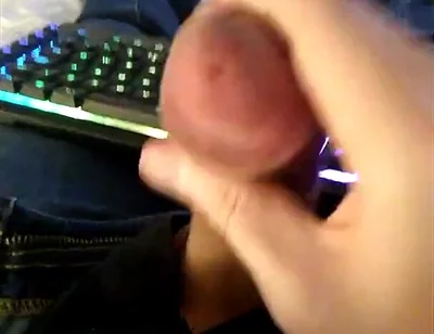 Quick Wank and Cum in My Jeans While Gaming