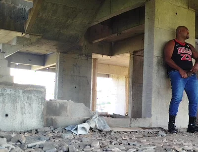 I Went to Pee at the Construction Site and Felt Like Getting up to Some Mischief.
