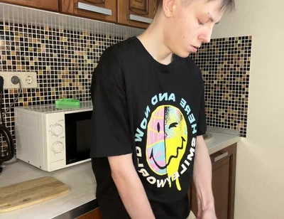 Young Twink's Gushing Cum Delight