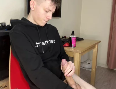 18 and Horny: Twink's Sticky Load Explosion