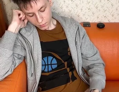 18-year-old's Creamy Dick Burst