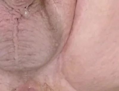 BIG toy anal on the fucking machine!