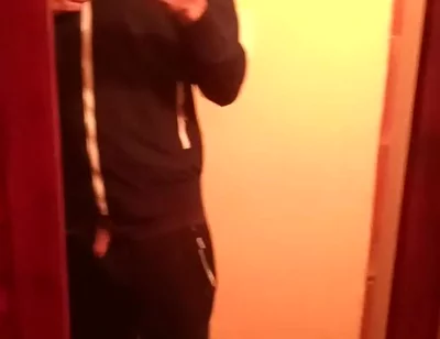 Dressed in Front of the Mirror, I Play and Show off