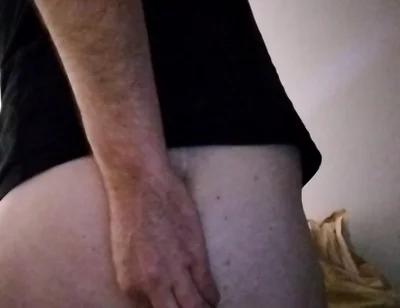 Discret Masturbation with a Toy in My Ass
