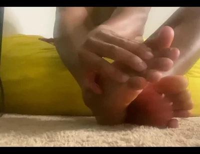 Feet Pretty and Suckable