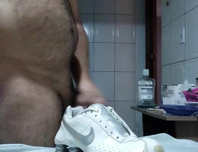 Cumming in My Ex Girlfriend's Old Nike Shox.