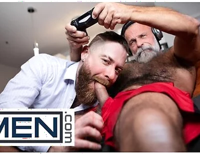 Men - Stepdaddy Cakes Sucks His Boyfriend Stepdaddy Johns Dick While He Is Gaming, Then Takes A Ride