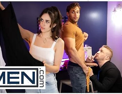 Men - Horny Tailor Mateo Tomas Measures Up Dom Kings Dick And Gives Him A Sneaky Blowjob