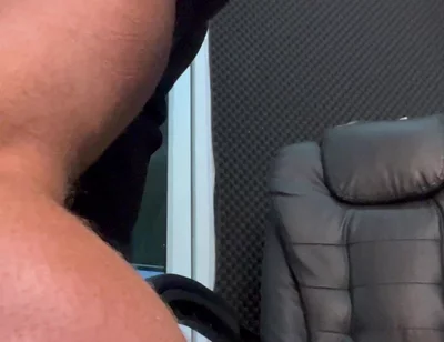 Muscle Ddy Catches You Perving
