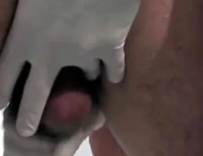 Young striagt used at the clicni by the doctor